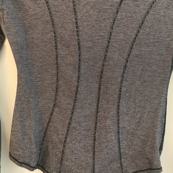 Lululemon thin athletic top - Picture 3 of 5